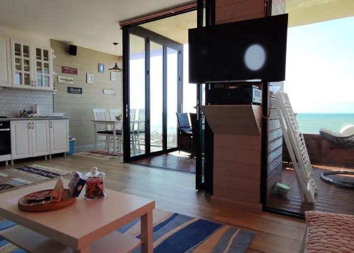 Luxury In Qerret גולם